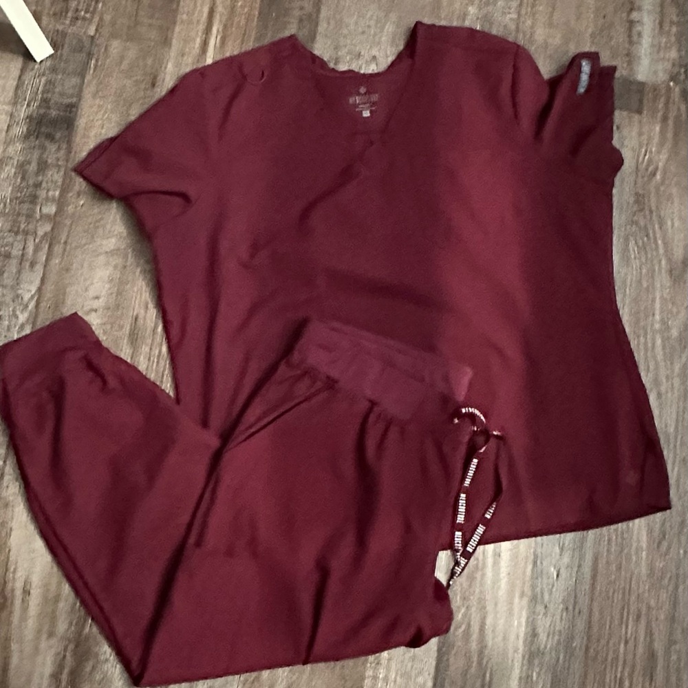Med Couture Women's set